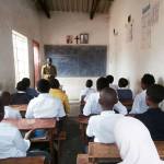 Школски час у православној основној школи, Блантир, Малави.