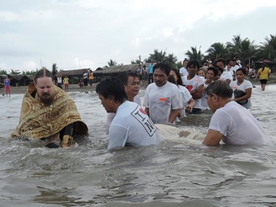 “Ево воде, шта ме спречава да се крстим?” (Дела Ап. 8:36) – Велики успех мисије на Филипинима
